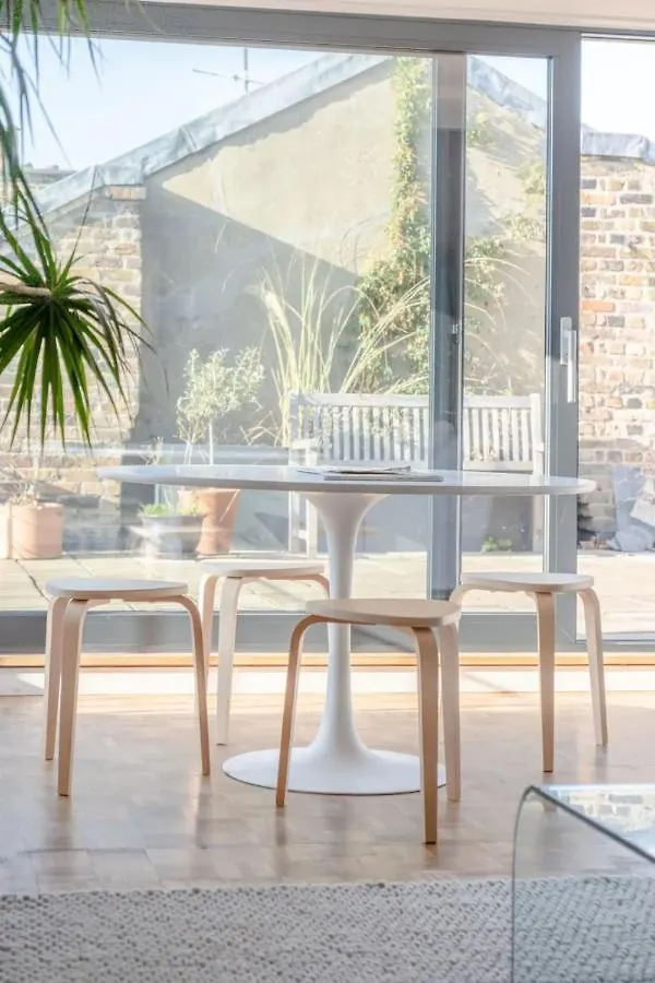 Peaceful 2 Bedroom Flat With Roof Terrace - Hackney 伦敦 公寓