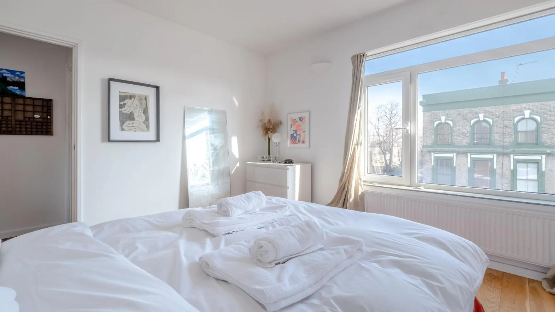 Peaceful 2 Bedroom Flat With Roof Terrace - Hackney 伦敦 0*,  英国
